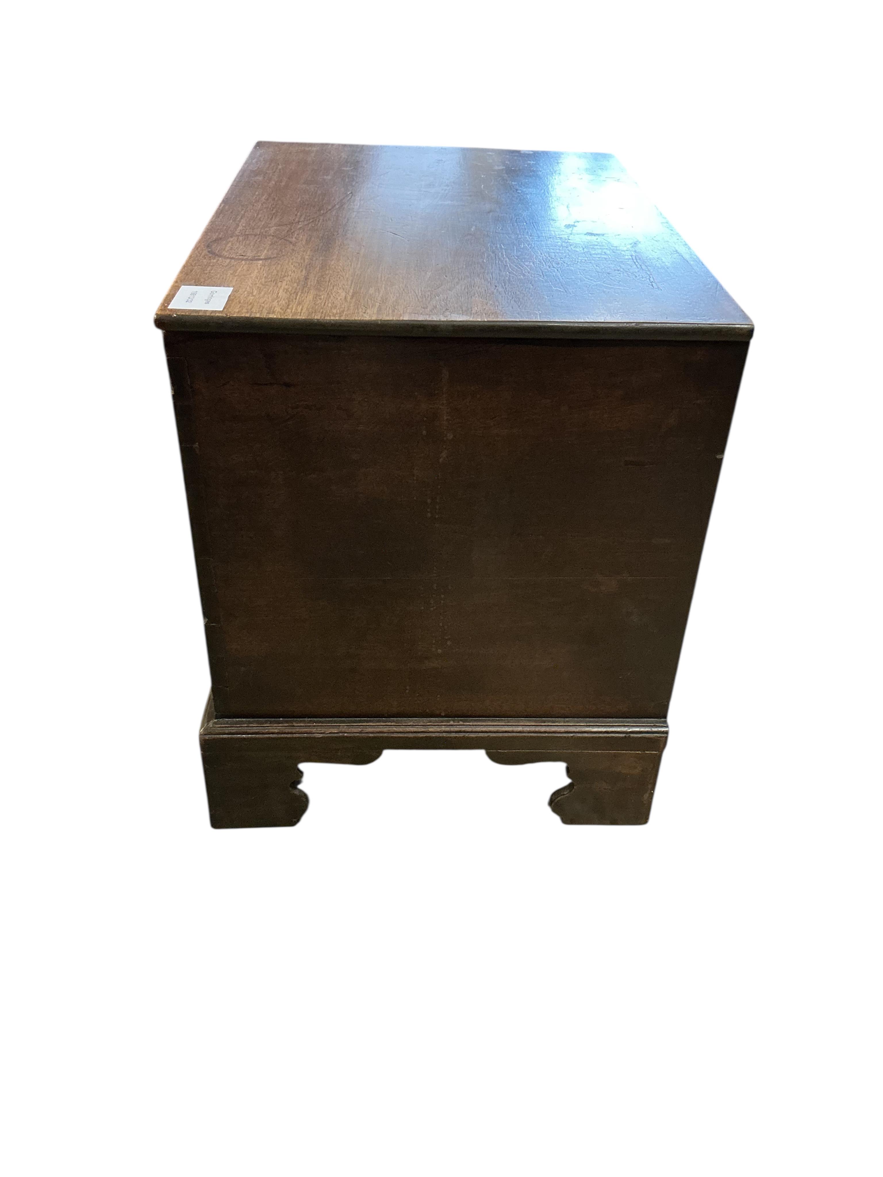 A small George III style mahogany trunk, width 59cm, depth 36cm, height 44cm